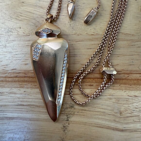 Kendra Scott Staley Arrowhead Pendant Rose Gold Necklace With Crystal Accents - Picture 9 of 13